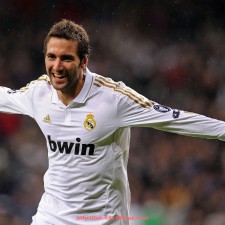 世俱杯直播-哪些球队在世俱杯采用高位逼抢？成功与失败案例对比